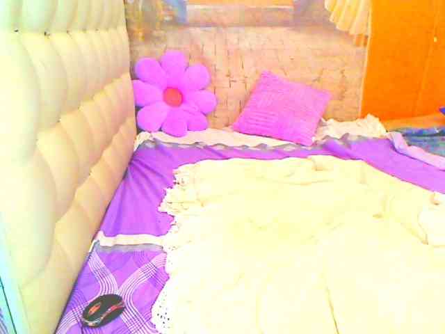 HOTLILLIE webcam
