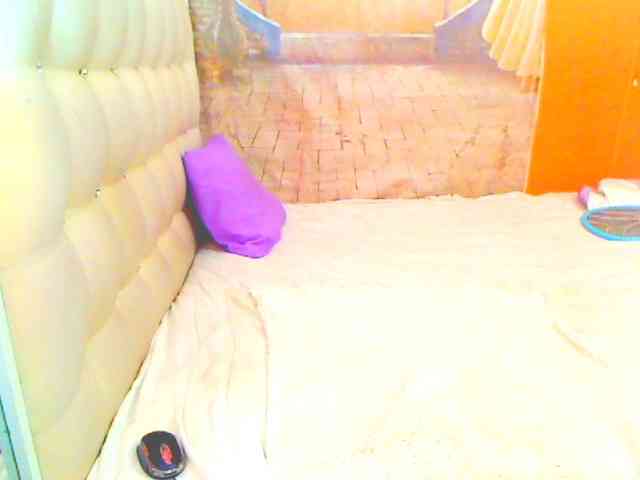 HOTLILLIE webcam