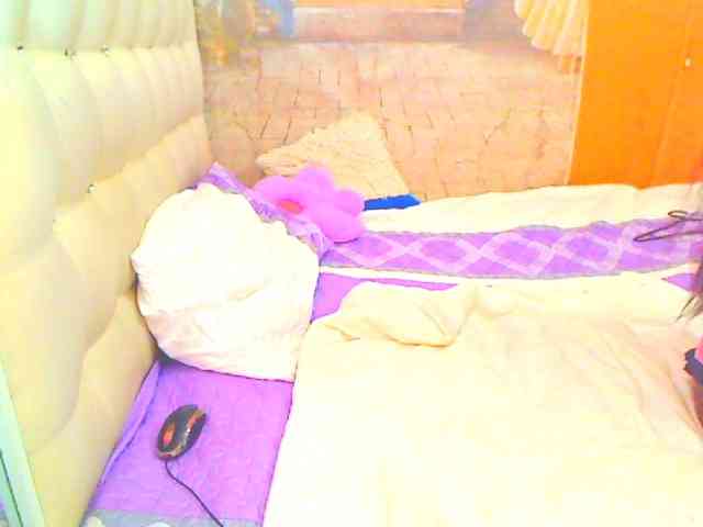 HOTLILLIE webcam