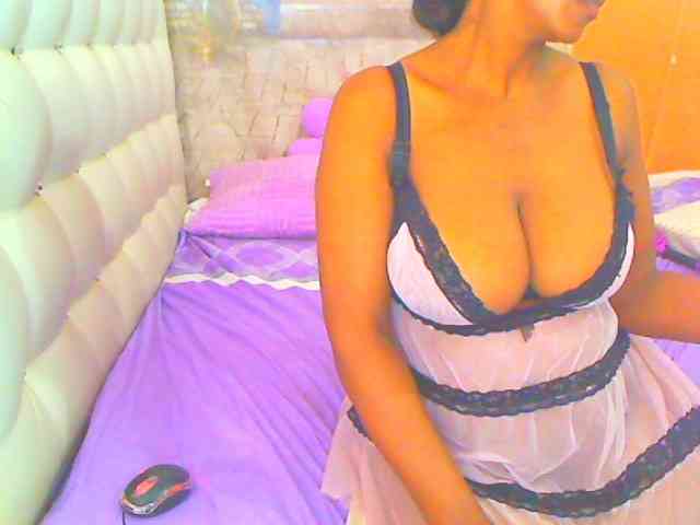 HOTLILLIE webcam