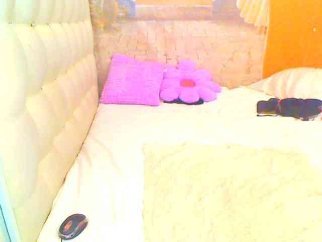 HOTLILLIE webcam