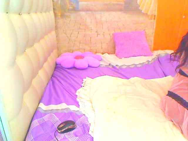 HOTLILLIE webcam