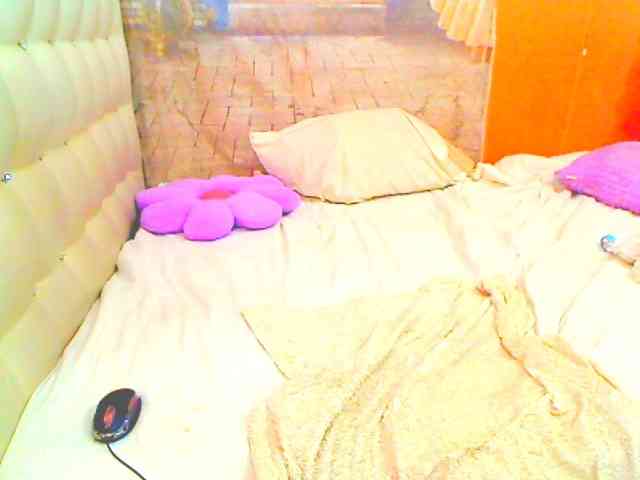 HOTLILLIE webcam