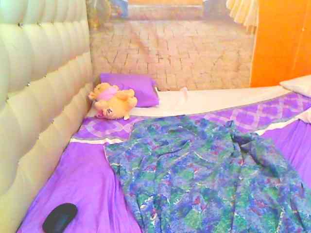 HOTLILLIE webcam