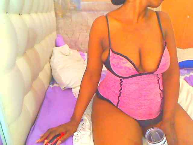 HOTLILLIE webcam