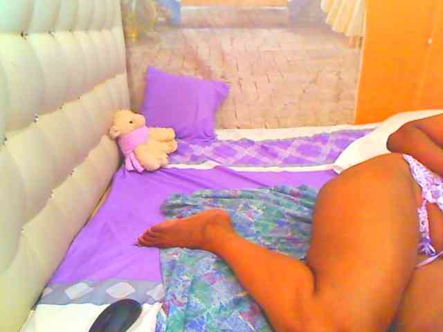 HOTLILLIE webcam