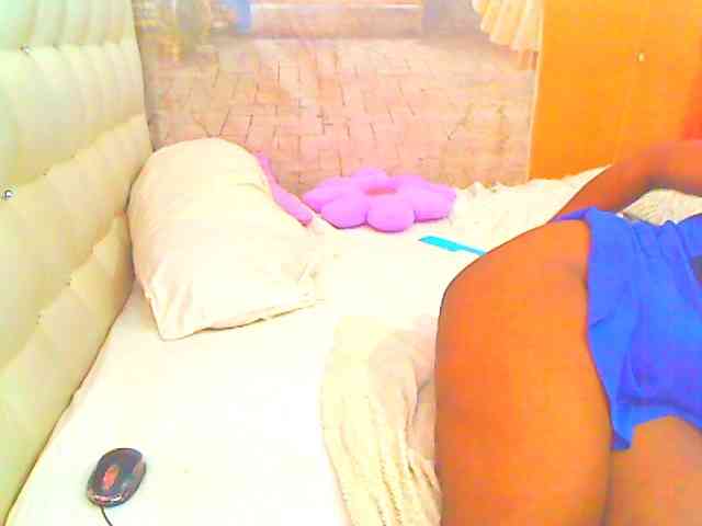 HOTLILLIE webcam