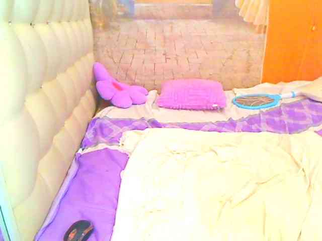 HOTLILLIE webcam