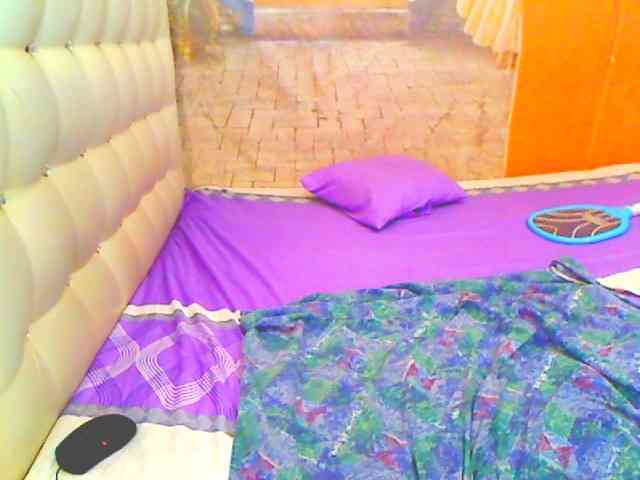 HOTLILLIE webcam