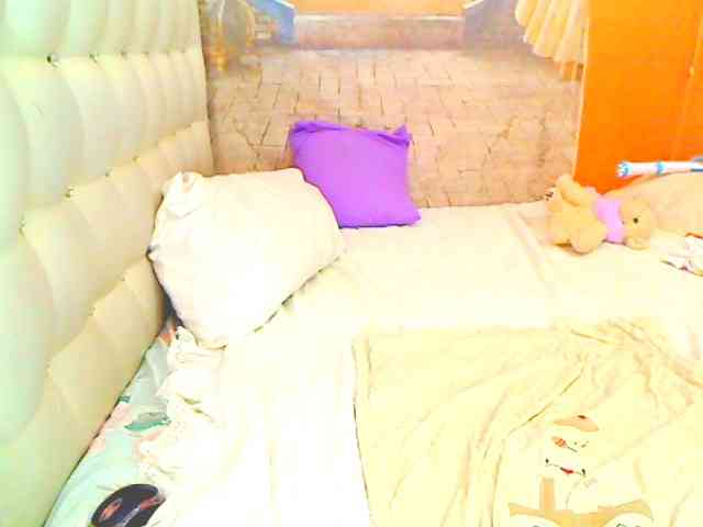 HOTLILLIE webcam