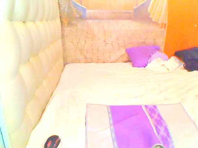HOTLILLIE webcam