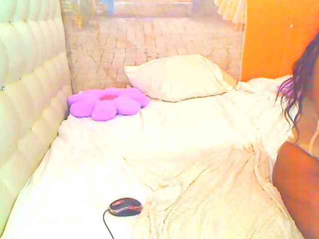 HOTLILLIE webcam