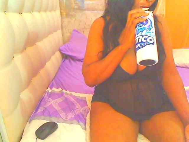 HOTLILLIE webcam