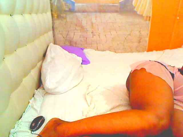HOTLILLIE webcam