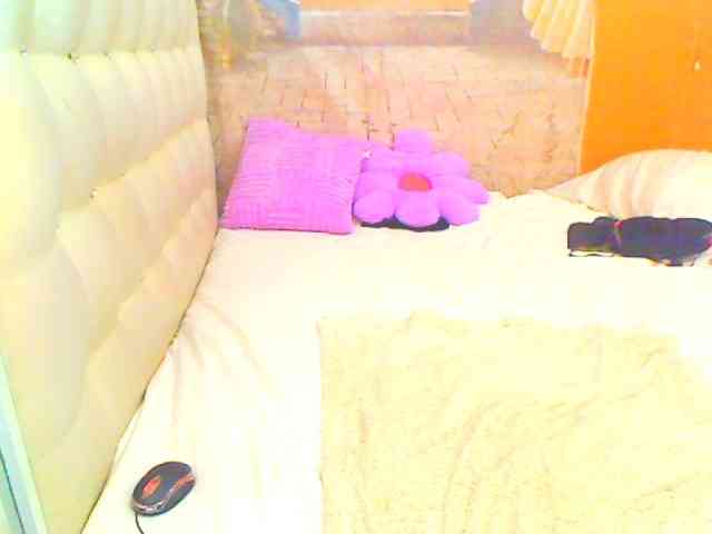 HOTLILLIE webcam
