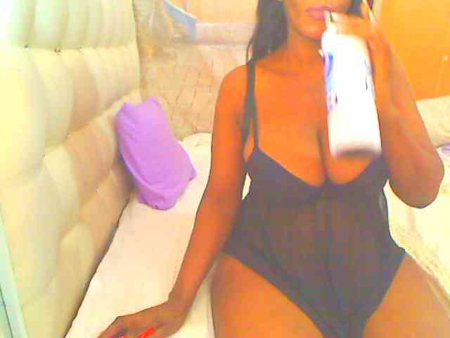 HOTLILLIE webcam
