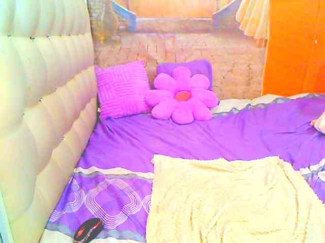 HOTLILLIE webcam