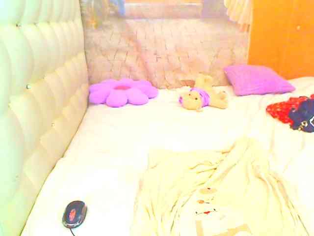 HOTLILLIE webcam