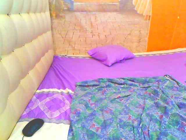 HOTLILLIE webcam