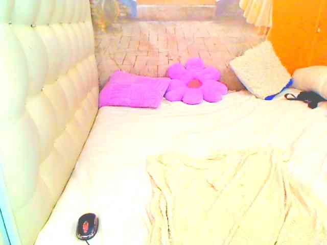 HOTLILLIE webcam