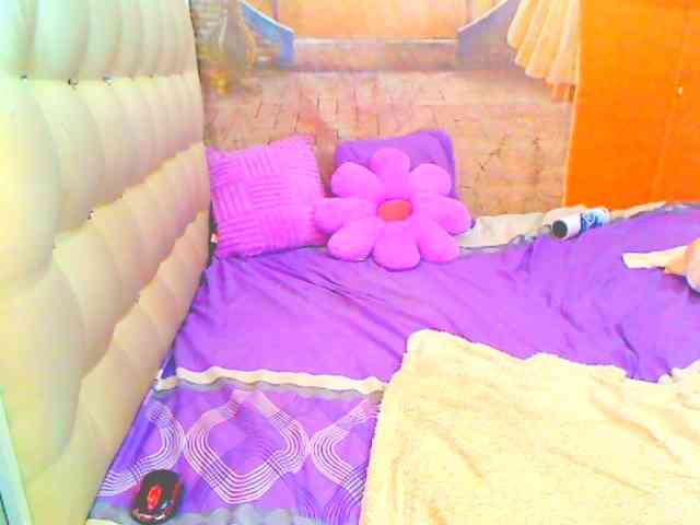 HOTLILLIE webcam