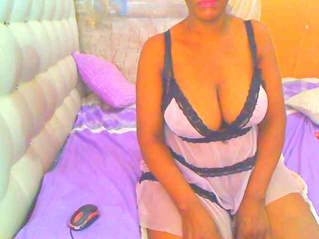 HOTLILLIE webcam