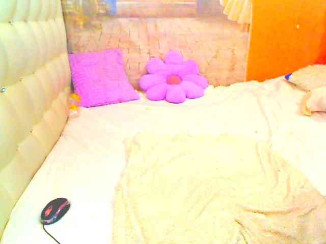 HOTLILLIE webcam