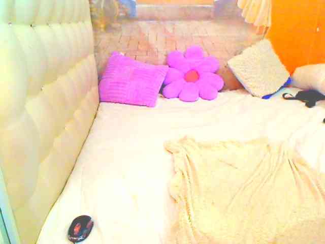HOTLILLIE webcam