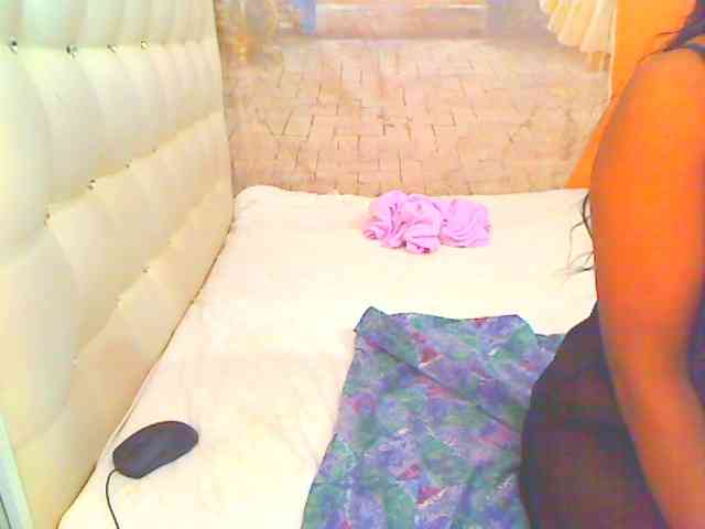 HOTLILLIE webcam