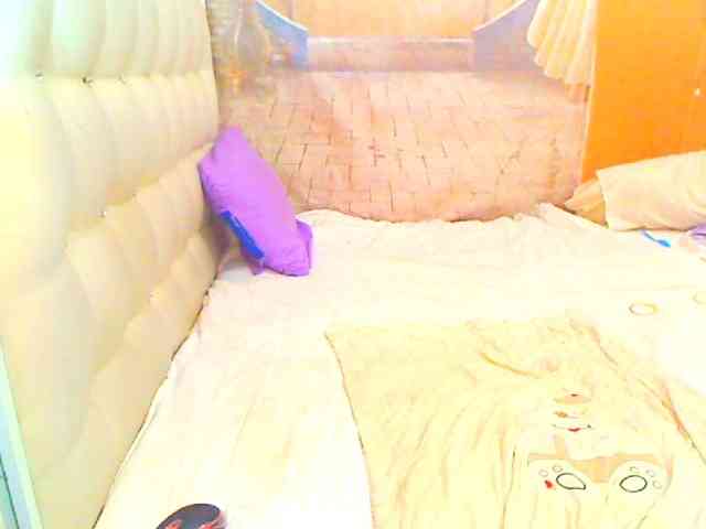 HOTLILLIE webcam