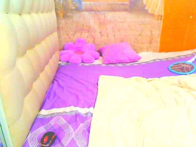HOTLILLIE webcam