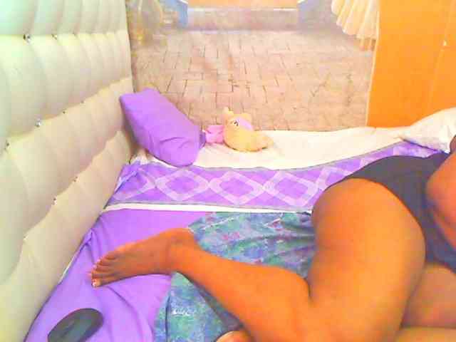 HOTLILLIE webcam