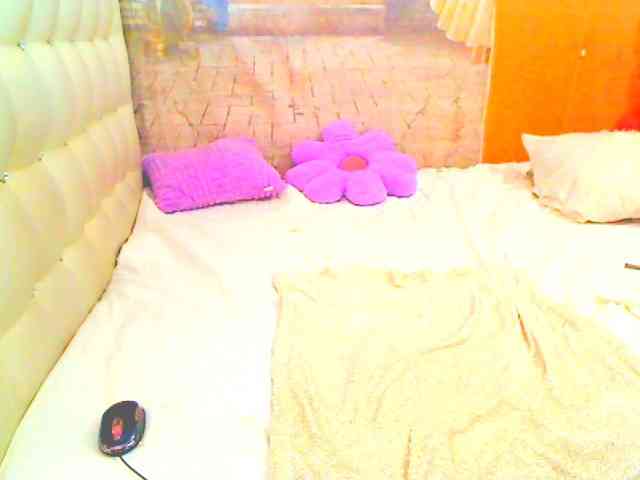 HOTLILLIE webcam
