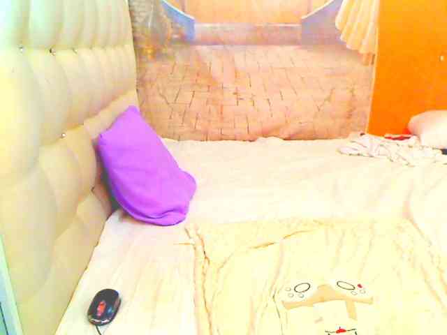 HOTLILLIE webcam