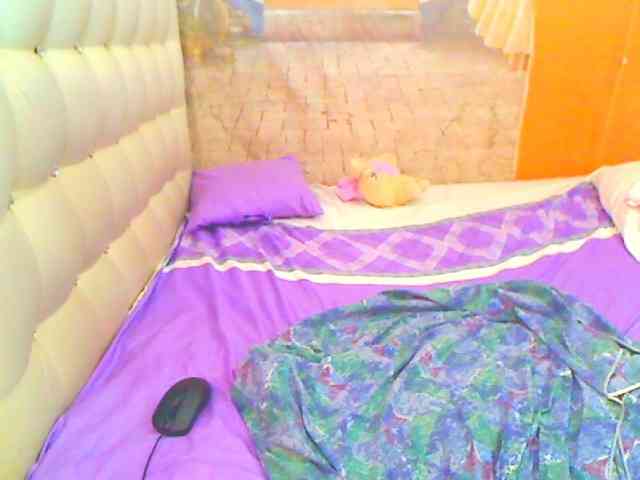 HOTLILLIE webcam
