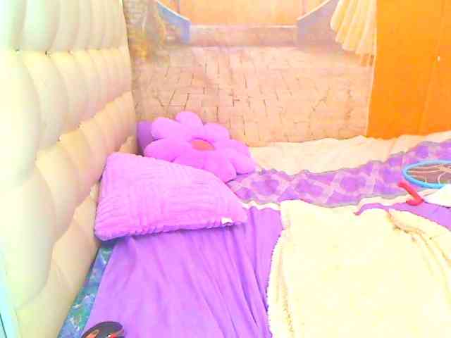 HOTLILLIE webcam