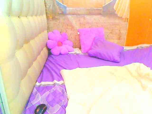 HOTLILLIE webcam