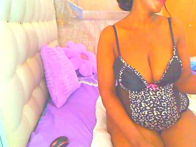 HOTLILLIE webcam