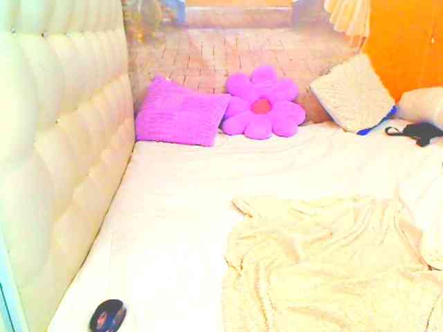 HOTLILLIE webcam