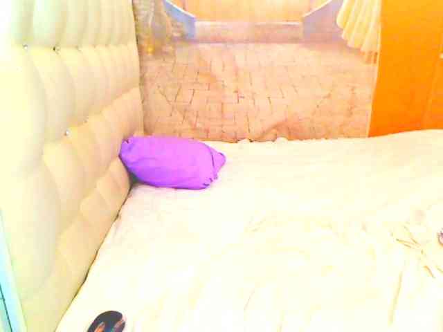 HOTLILLIE webcam