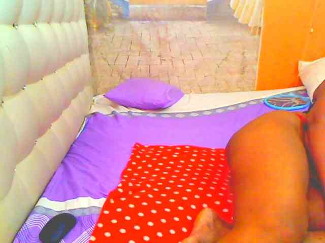 HOTLILLIE webcam