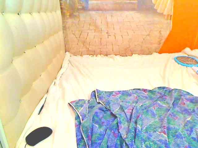 HOTLILLIE webcam