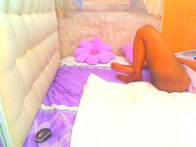 HOTLILLIE webcam