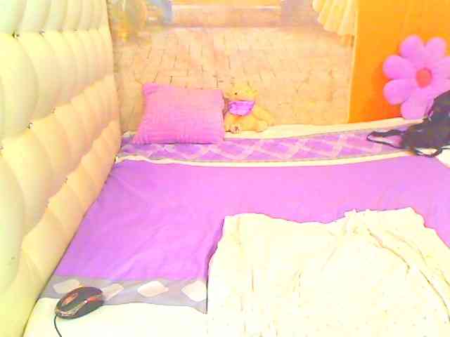 HOTLILLIE webcam