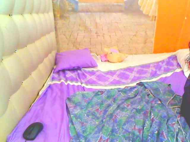 HOTLILLIE webcam