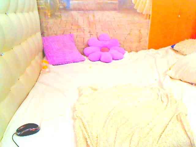 HOTLILLIE webcam