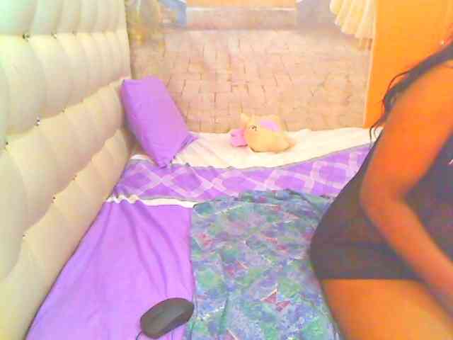 HOTLILLIE webcam