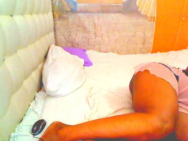 HOTLILLIE webcam