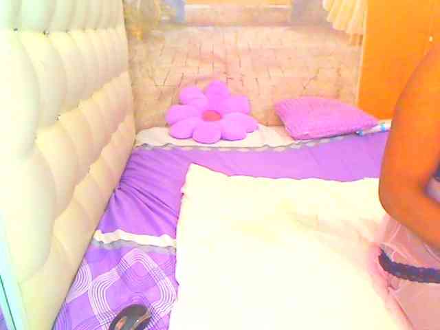 HOTLILLIE webcam