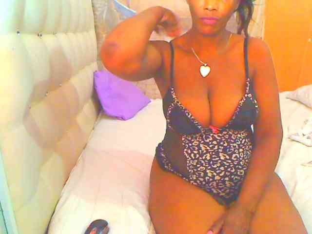 HOTLILLIE webcam